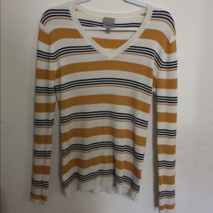 Stripped V-neck long sleeve